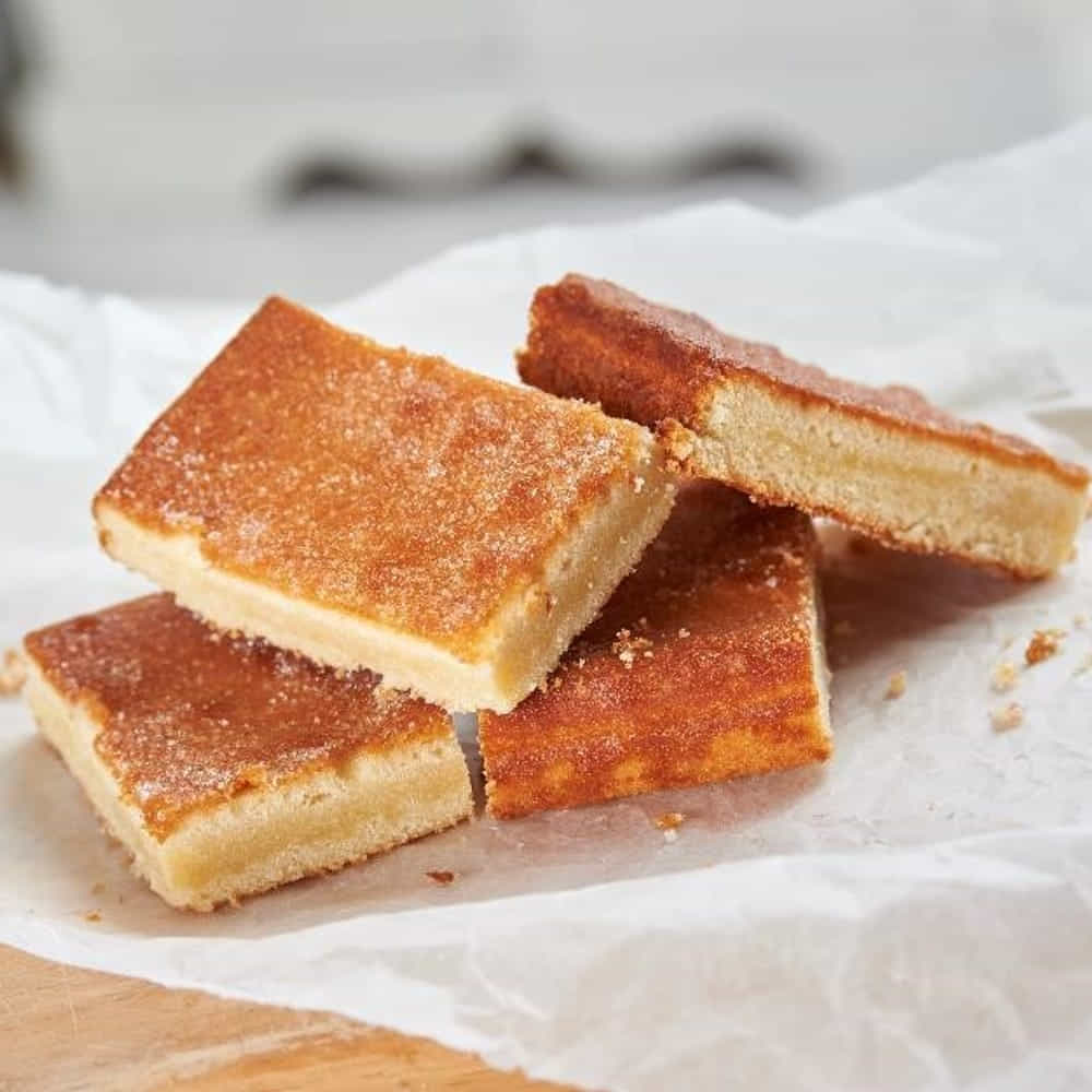 Lemon drizzle traybake